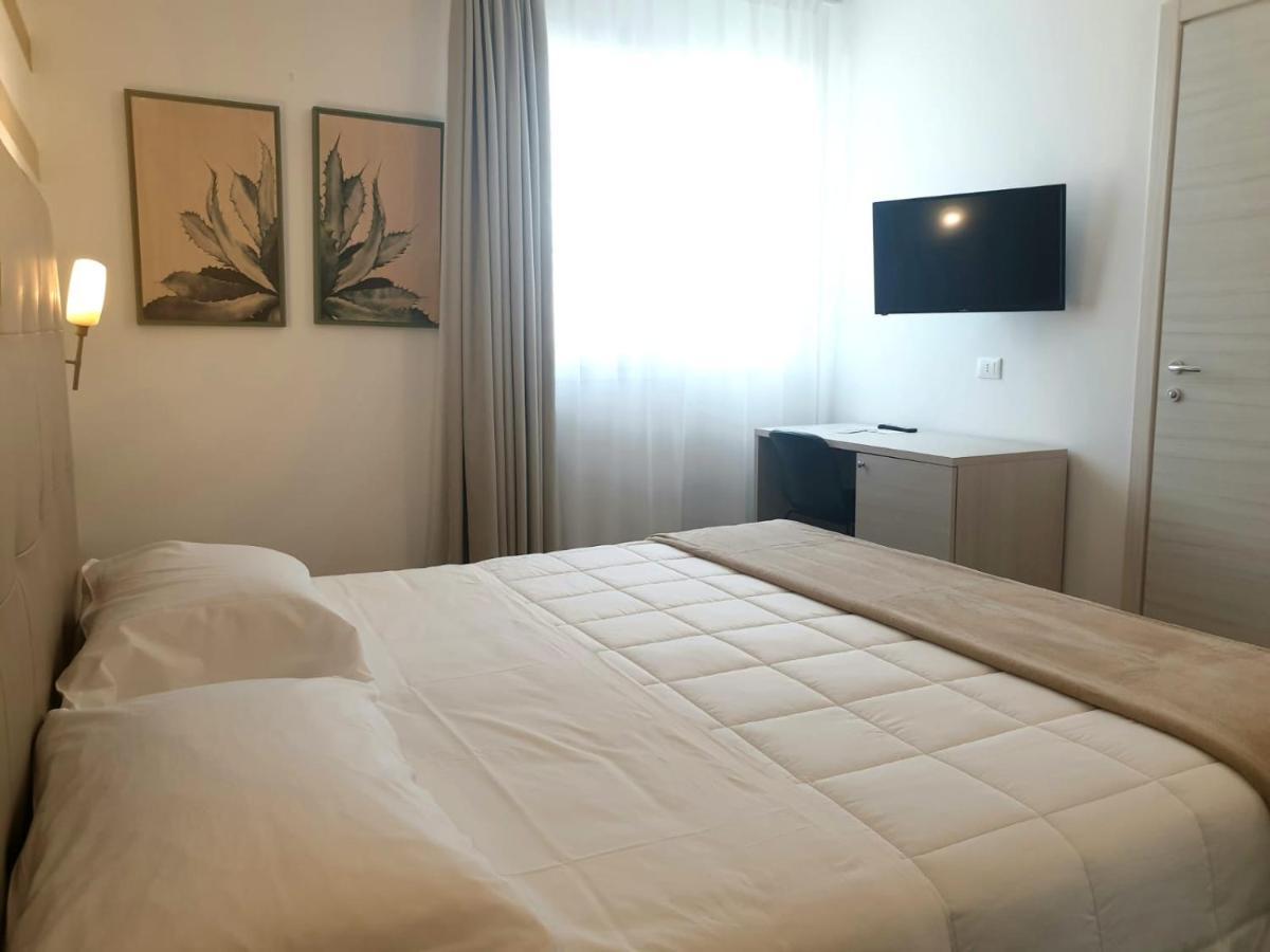 Hotel Grel Киарамонте Гулфи Екстериор снимка