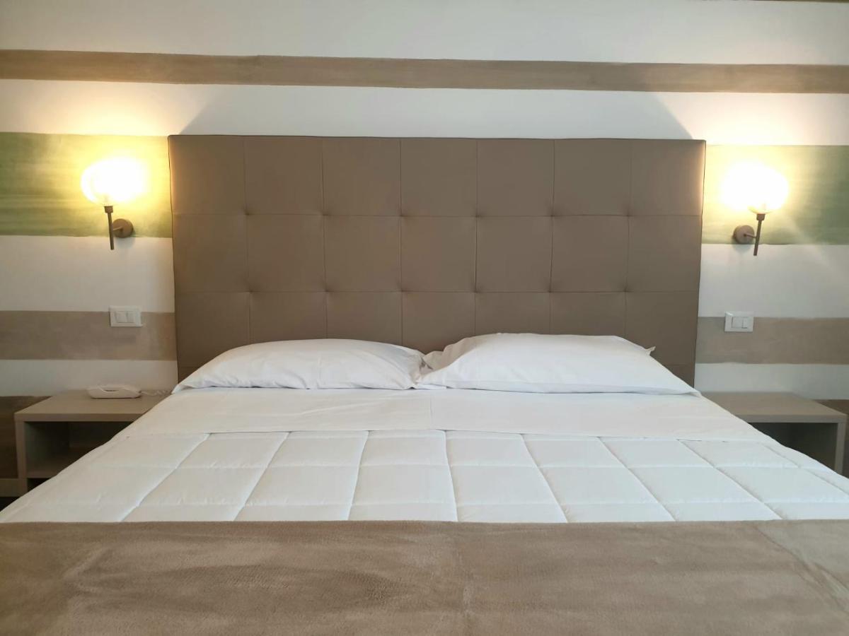 Hotel Grel Киарамонте Гулфи Екстериор снимка