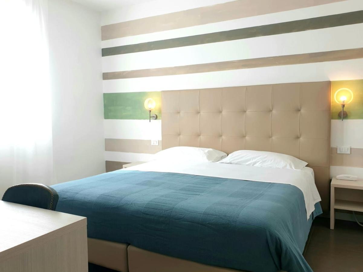Hotel Grel Киарамонте Гулфи Екстериор снимка