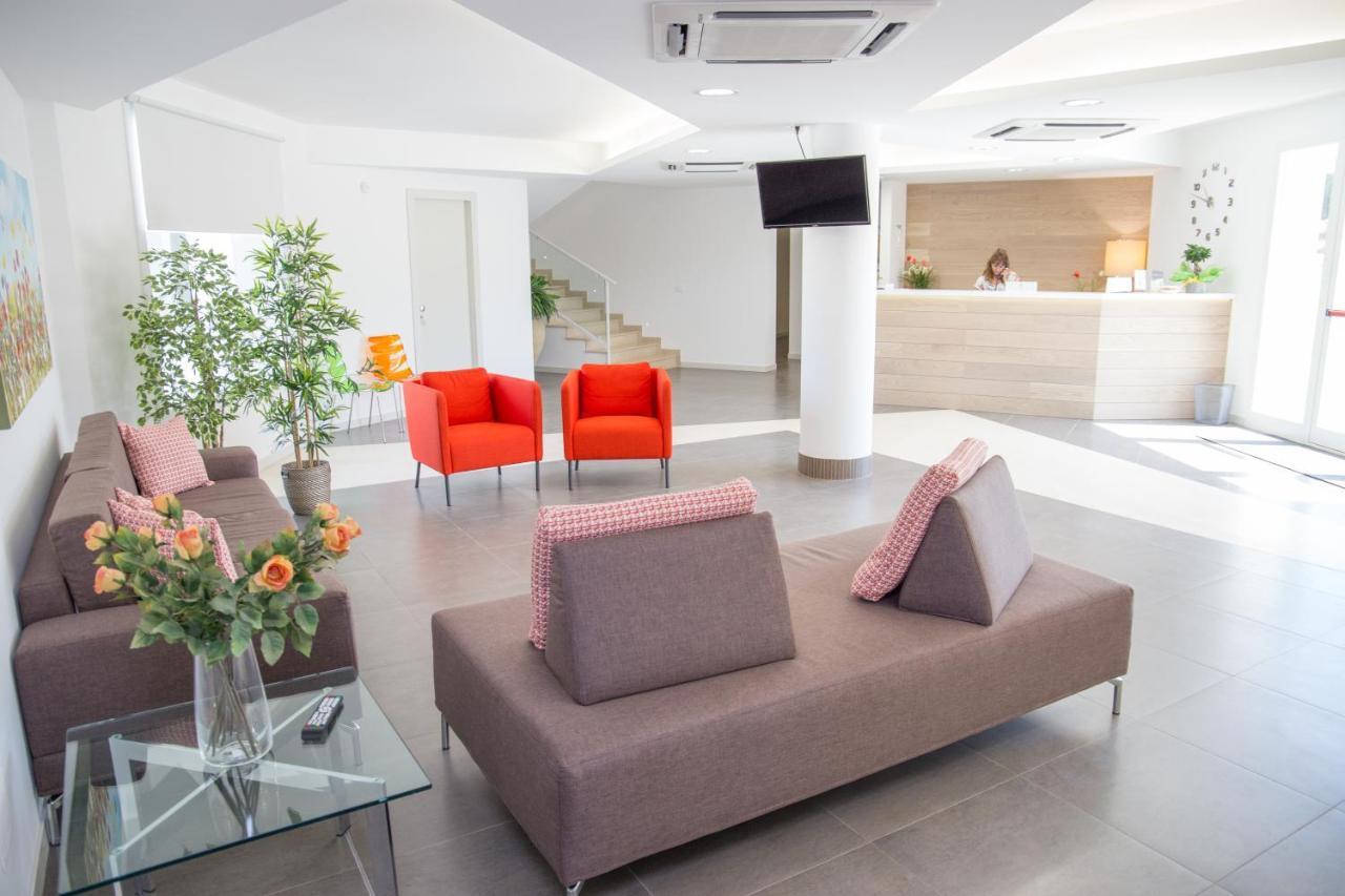 Hotel Grel Киарамонте Гулфи Екстериор снимка